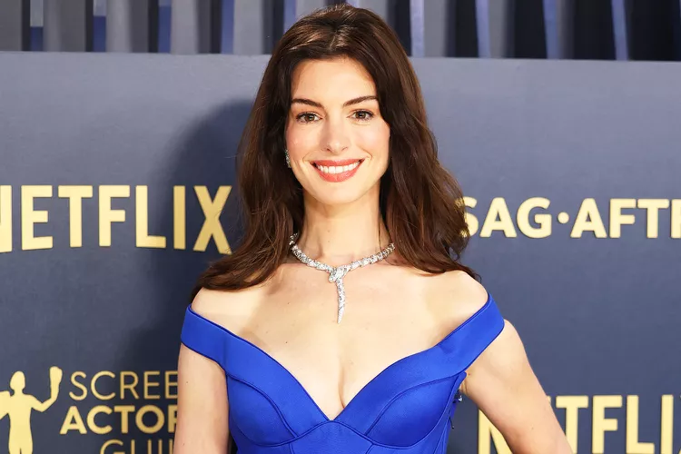 Anne Hathaway Explains Why She Gave Up Alcohol: 'I Knew Deep Down It Wasn’t for Me' 1