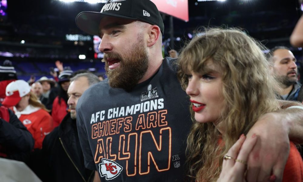 Were Travis Kelce And Taylor Swift Really Fighting On Their Malibu Lunch Date? Some Fans Think So 11